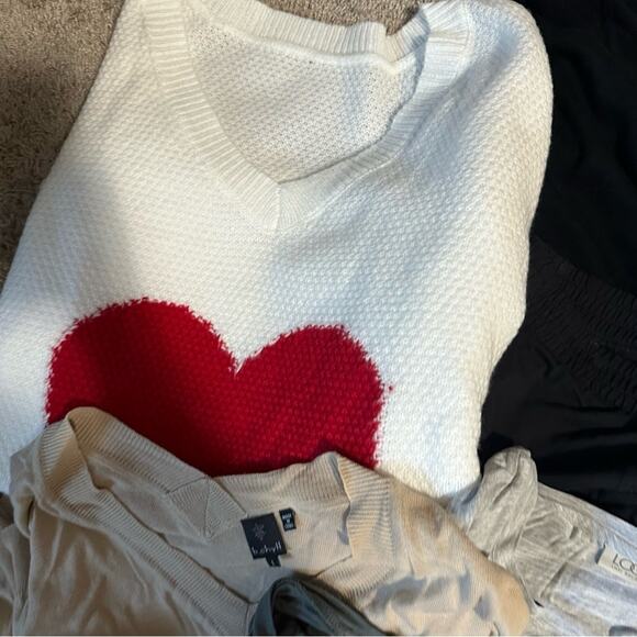 Large Lot of Plus Size LOGO Tee Shirts and Sweaters Calypso St Barth - Picture 6 of 6